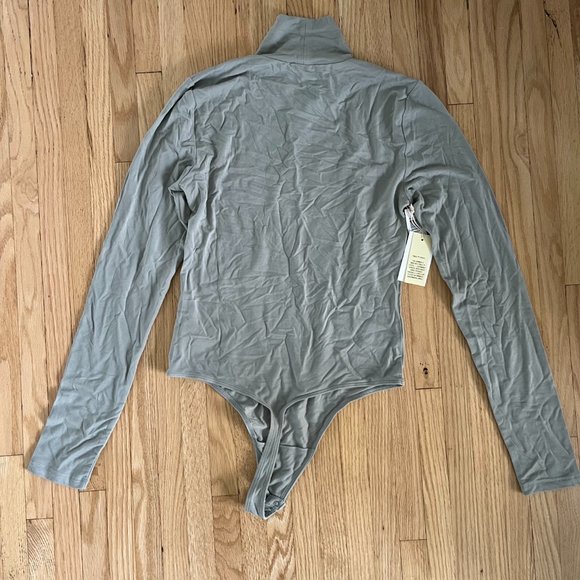 WILFRED (Aritzia) Troyes Long-sleeve turtleneck bodysuit - Picture 4 of 4